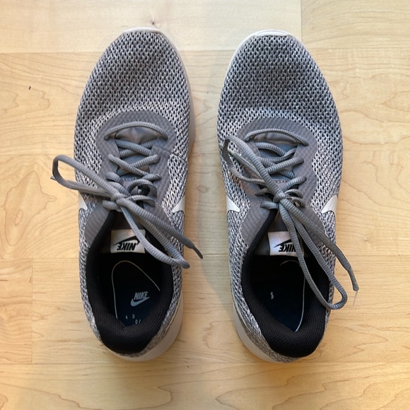 Nike Men’s Running Shoes, Size 10.5 - Picture 1 of 5